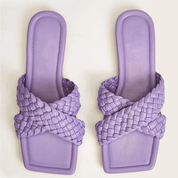 FLAT BRAIDED SANDALS - Picture 1 of 2